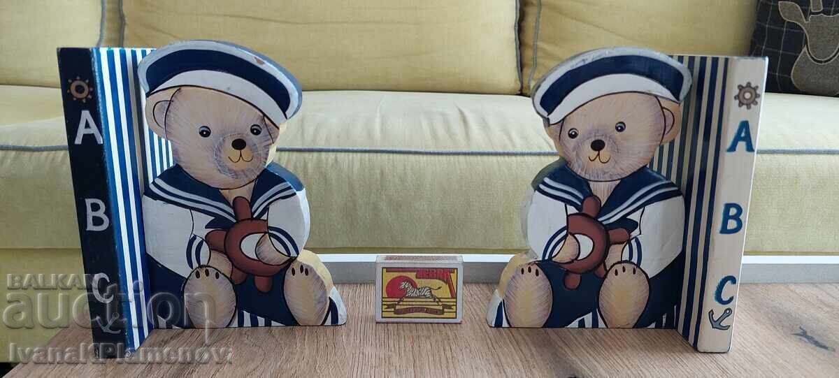 Wooden Bookends for Connoisseurs - 7