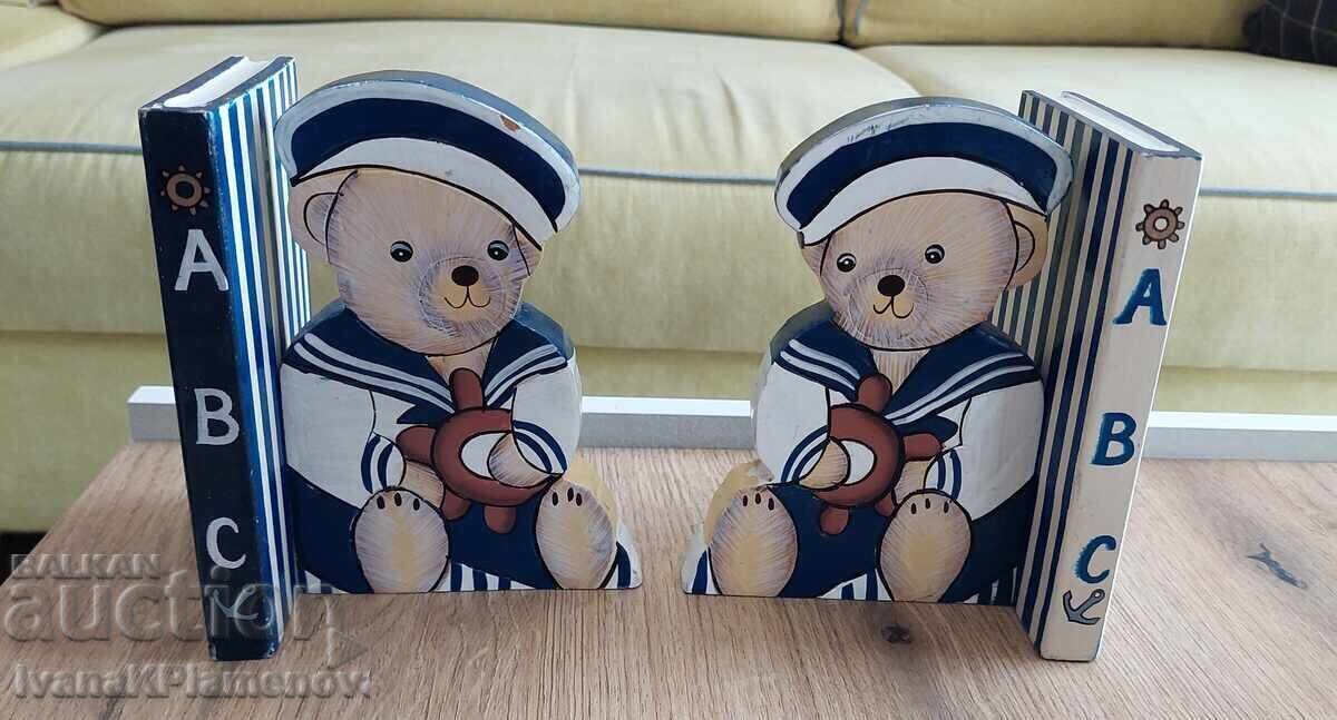 Wooden Bookends for Connoisseurs Wooden Bookends for Connoisseurs