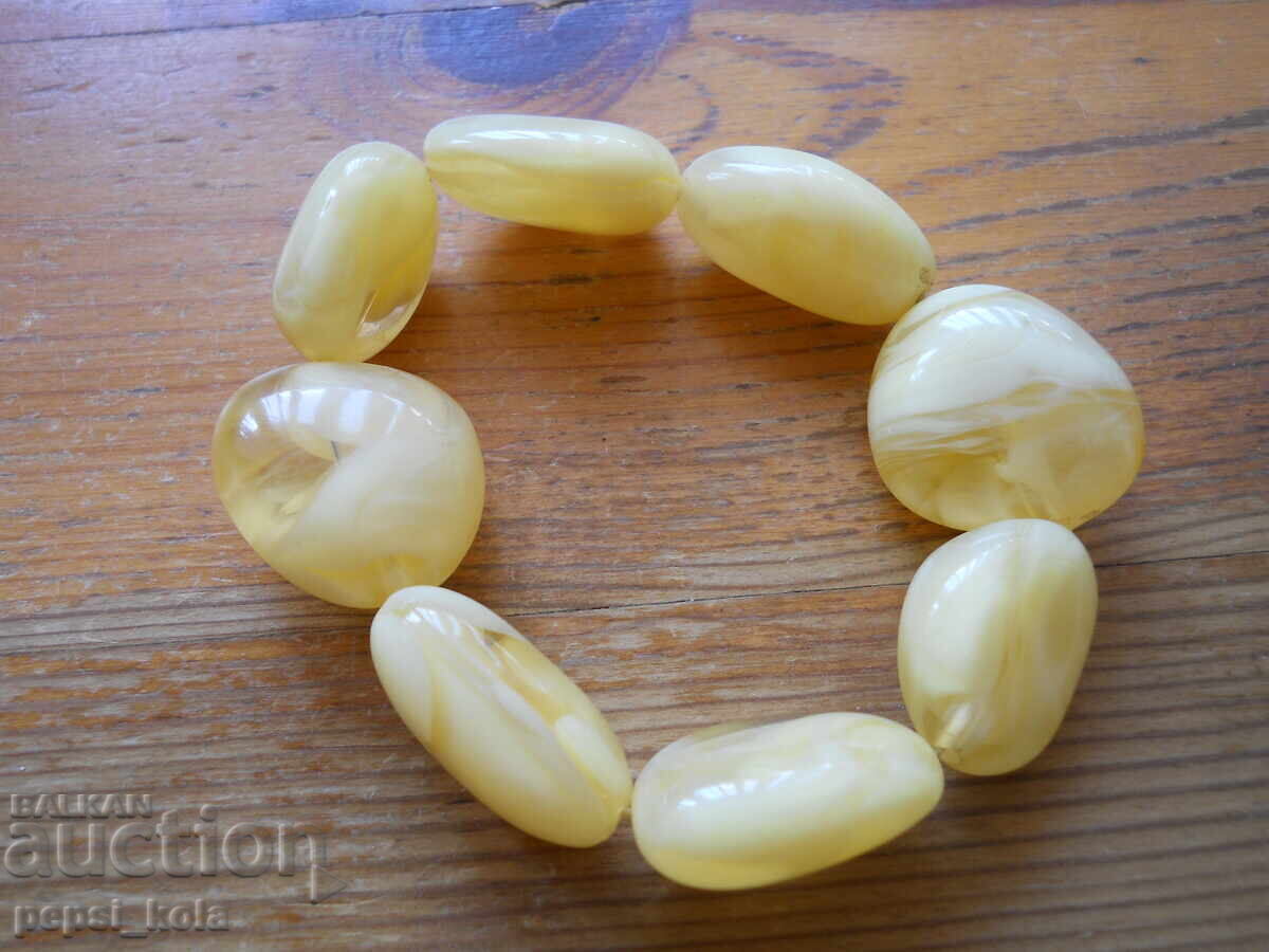 Grivna - απομίμηση κεχριμπαριού με τιμή 2.00 BGN | € 1.02 Grivna - απομίμηση κεχριμπαριού με τιμή 2.00 BGN | € 1.02