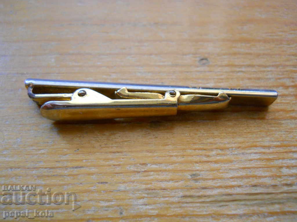 Ac de cravată vechi, argintat cu preț 8.00 BGN | € 4.09