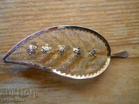 Стара позлатена брошка