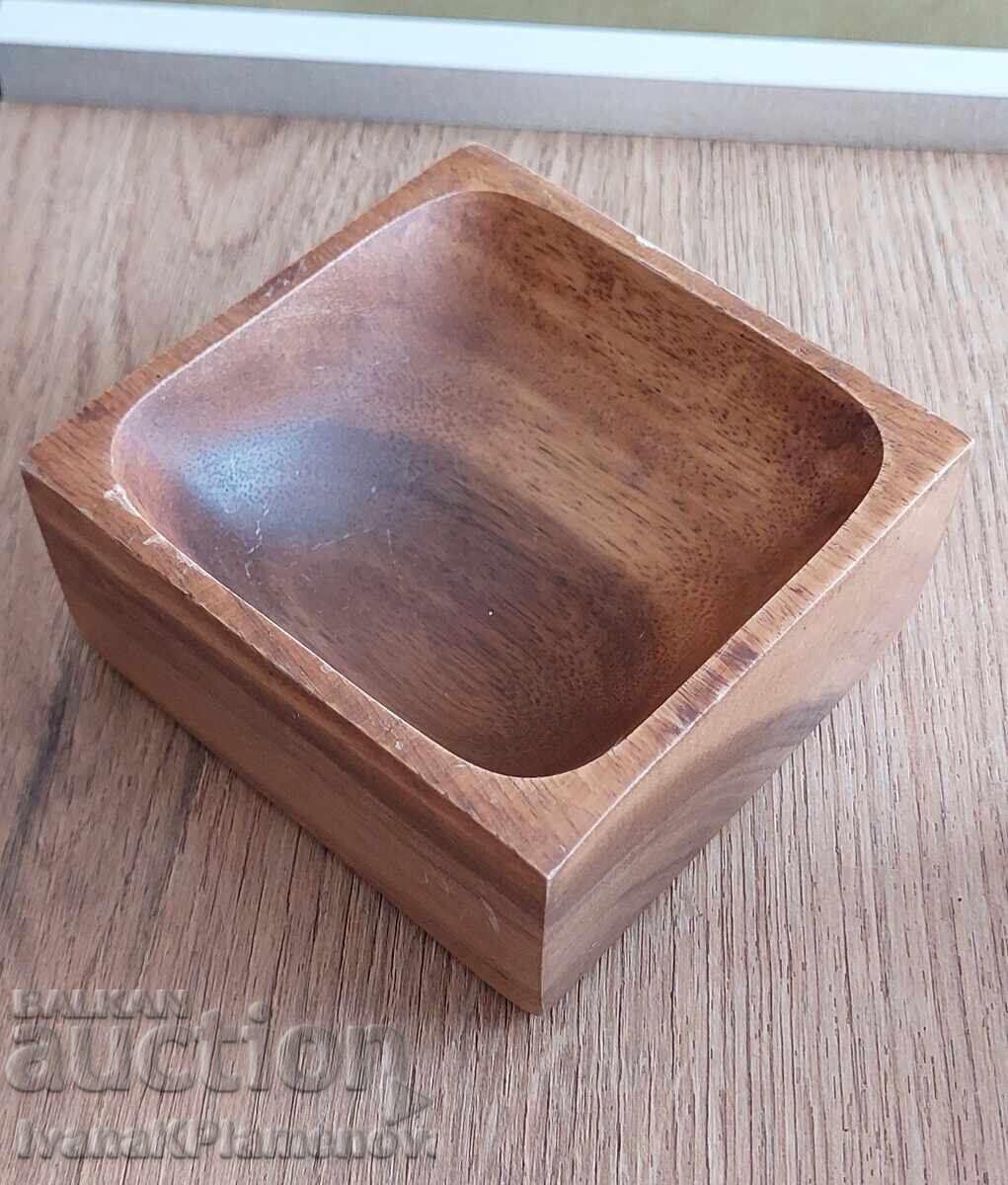 Delivery of Wood Carvings for Connoisseurs