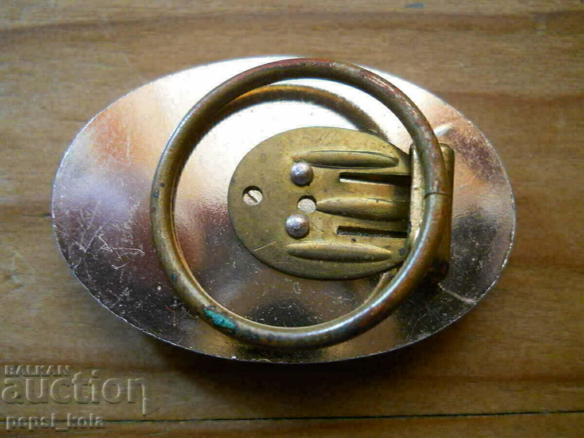 Broșă veche cu preț 15.00 BGN | € 7.67 Broșă veche cu preț 15.00 BGN | € 7.67