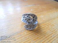 Σταρομεταλλικό γυναικείο δαχτυλίδι με πέτρες