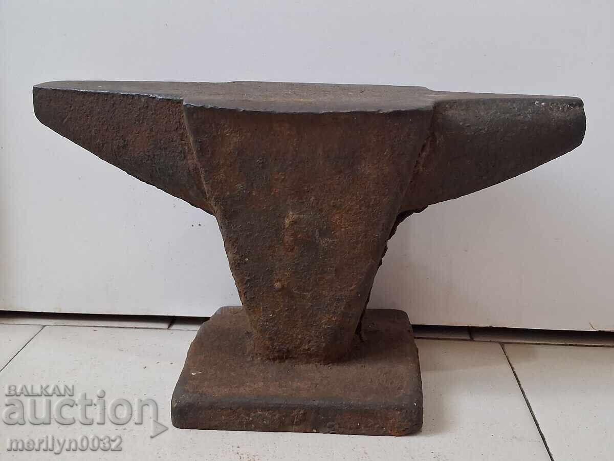 Παλιό αμόνι, σφυρηλατικό εργαλείο, εργαλείο