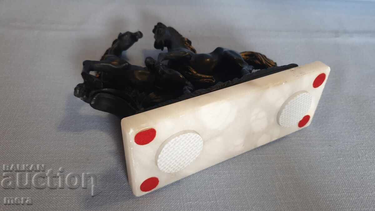 Beautiful plastic composition on a horse - 5