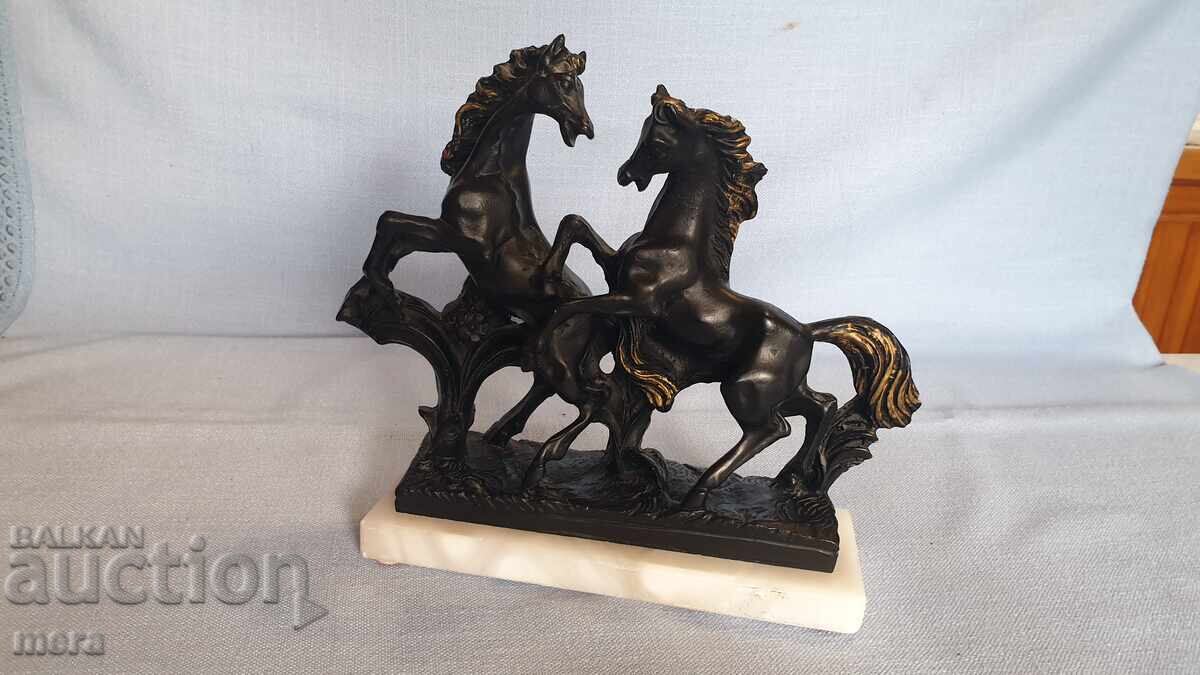 Beautiful plastic composition on a horse