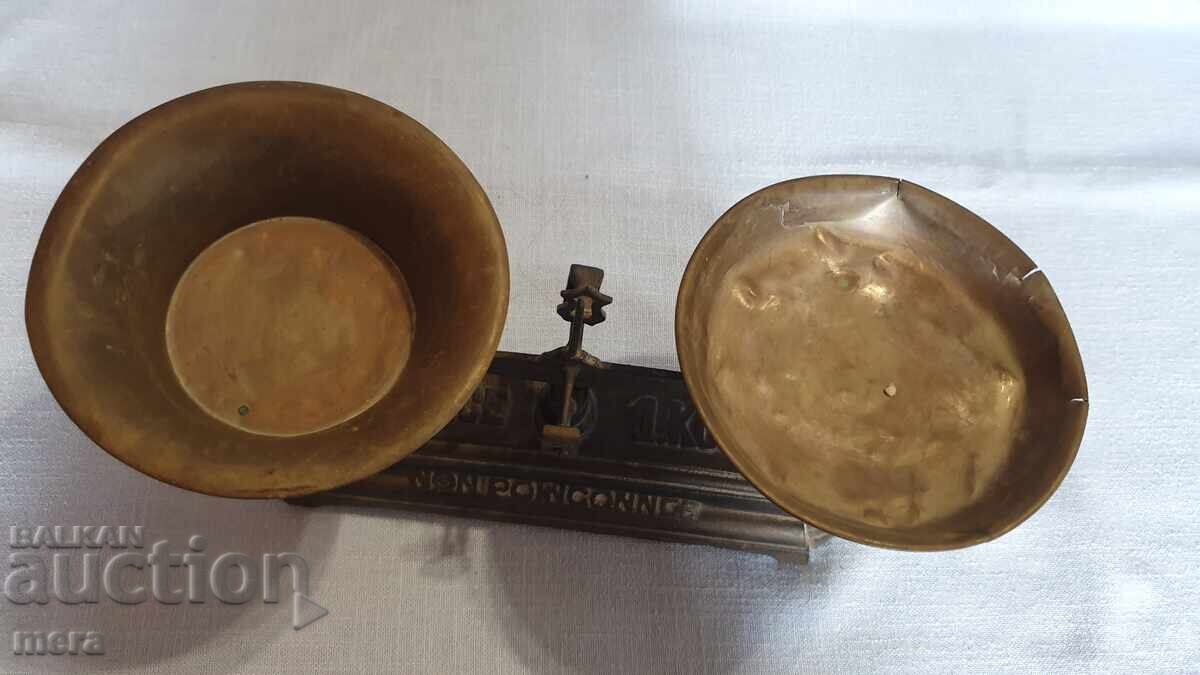 Auction  Antique cast iron Roberval type balance scale