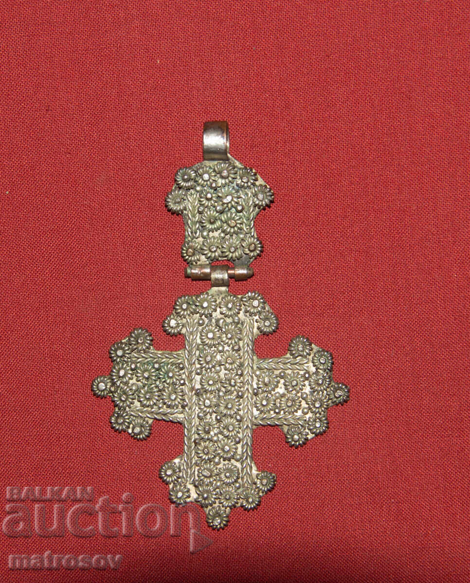 Cruce veche din argint lucrată manual, Pandantiv Răstignire cu preț 450.00 BGN | € 230.08