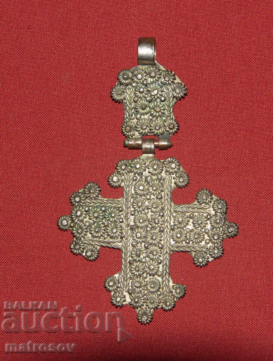 Cruce veche din argint lucrată manual, Pandantiv Răstignire