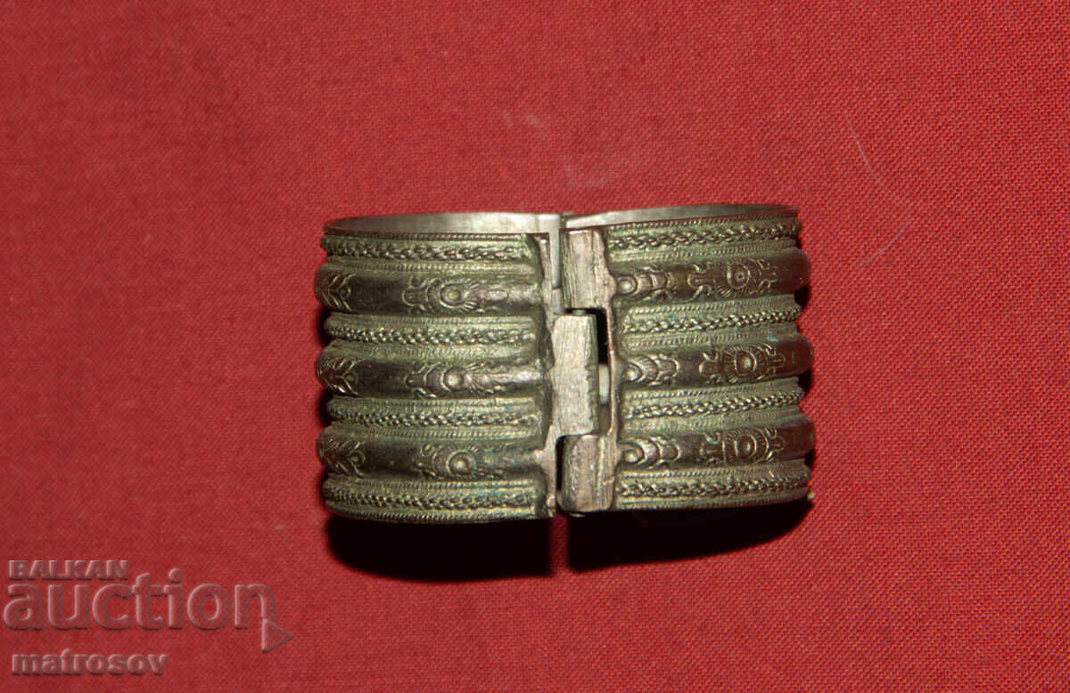 Licitație Brățară veche tradițională din argint