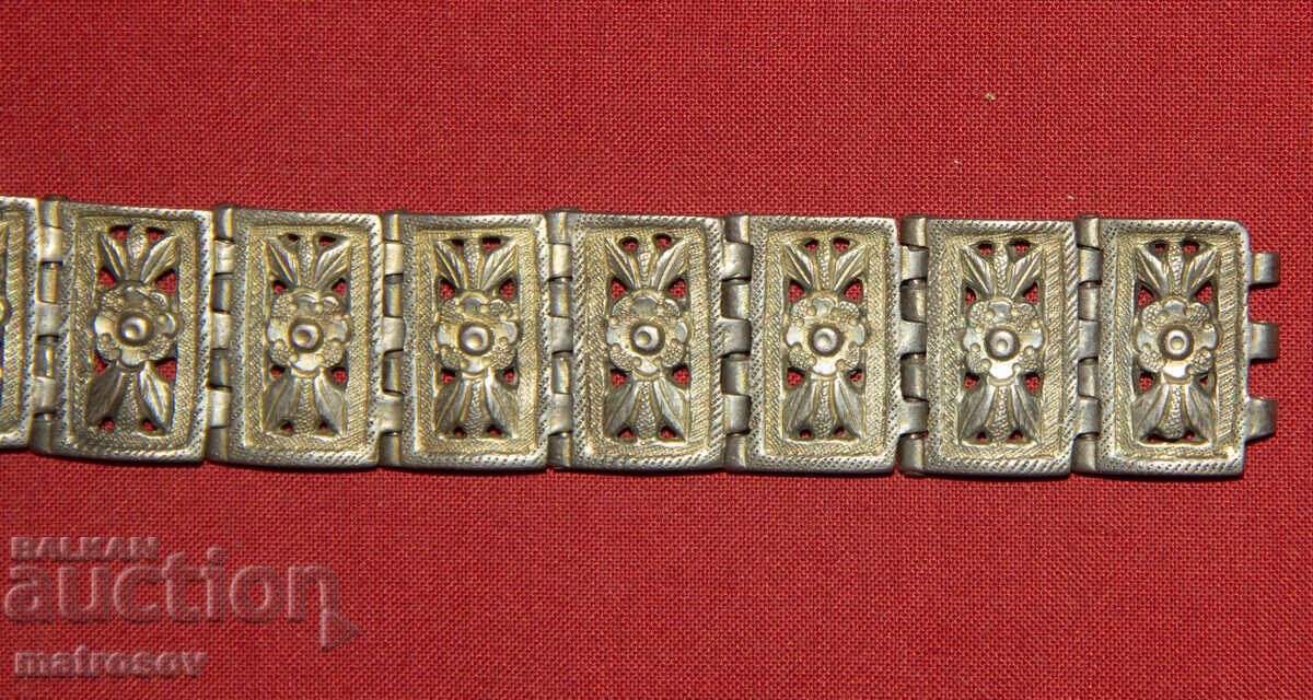 Доставка на Стара традиционна сребърна гривна накит