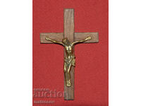 Cruce din lemn, răstignire cu detalii din alamă