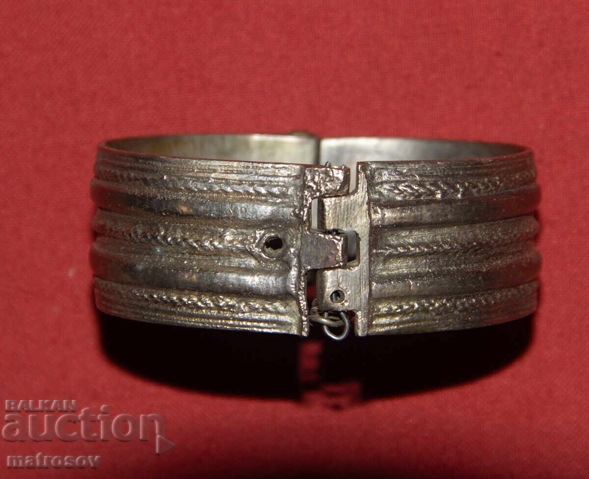 Licitație Brățară veche tradițională din argint