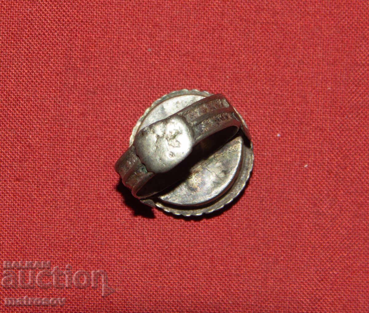 Old traditional silver ladies ring - 7