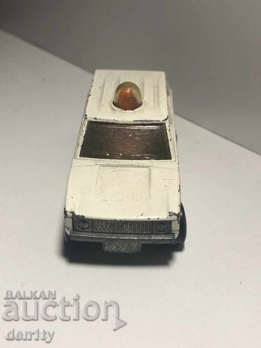Matchbox Lesney модел полицейска кола 1975 г. Land Rover с цена 11.00 лв. | € 5.62