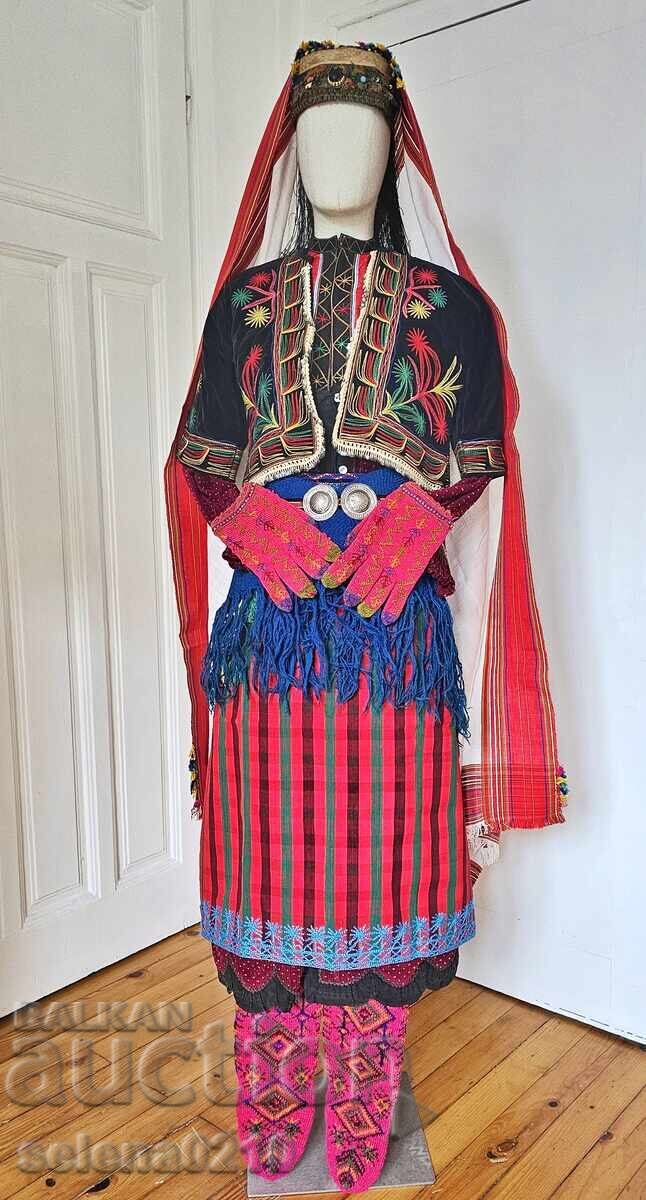 Costum popular autentic pomac cu toate părțile Costum popular autentic pomac cu toate părțile