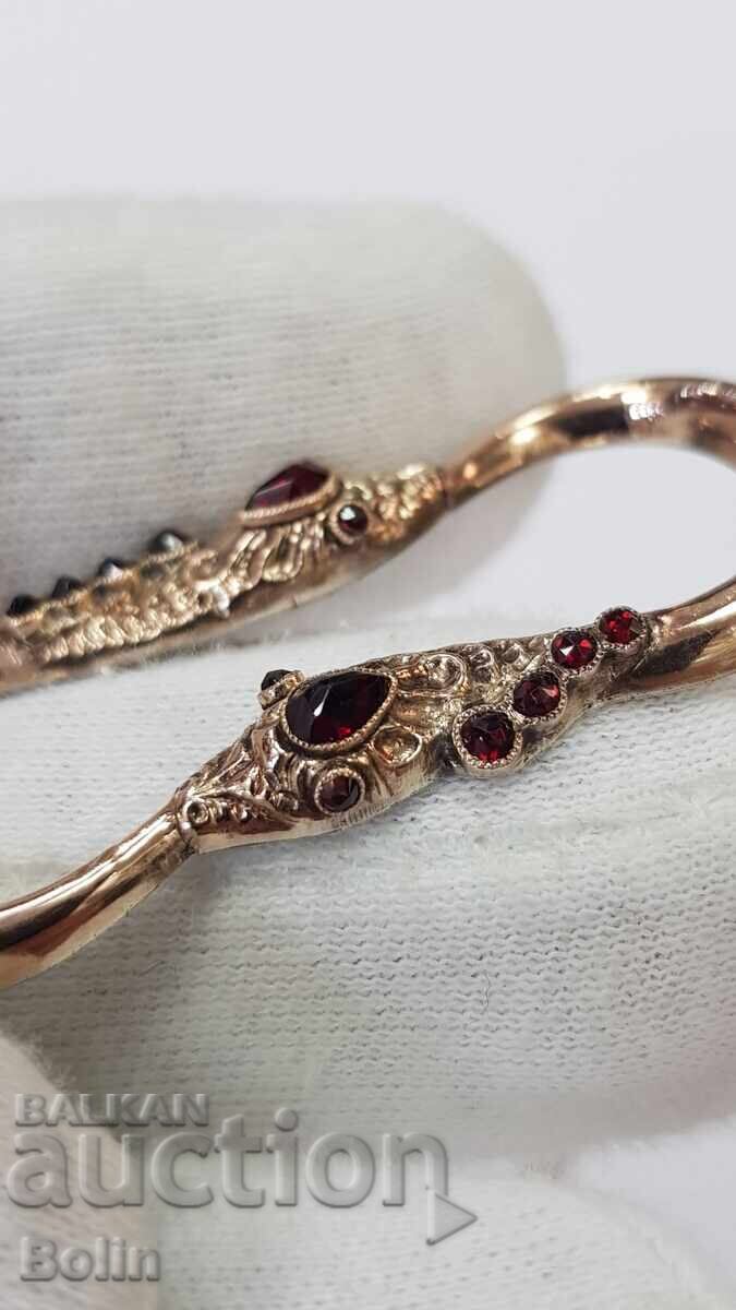 Σπάνιο ασημένιο επιχρυσωμένο μενταγιόν με γρανάτες 19ος αιώνας Victorian Era με τιμή 450.00 BGN | € 230.08