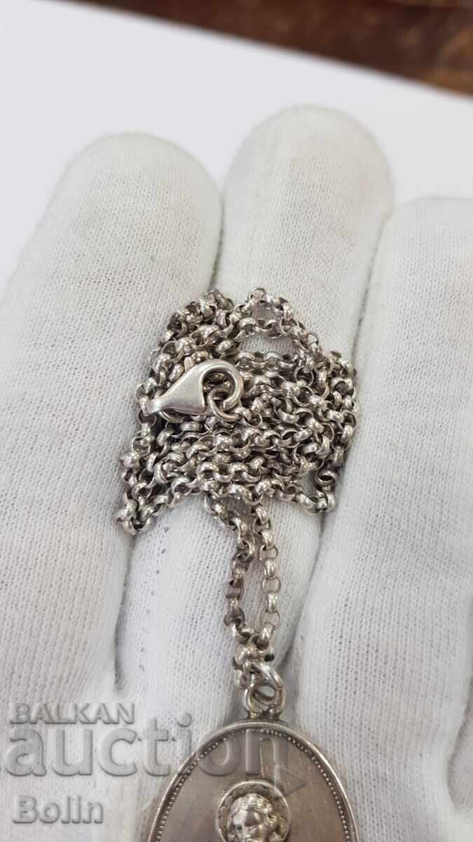 Доставка на Рядък двустранен сребърен медальон с Иисус Христос - Европа Доставка на Рядък двустранен сребърен медальон с Иисус Христос - Европа