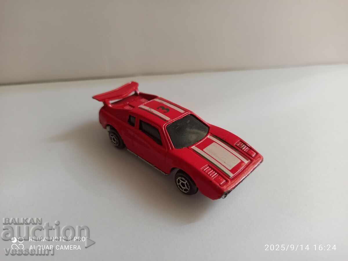 Veche mașinuță de jucărie Ferrari 308 GTB 1/64 cu preț € 6.50 | 12.71 BGN