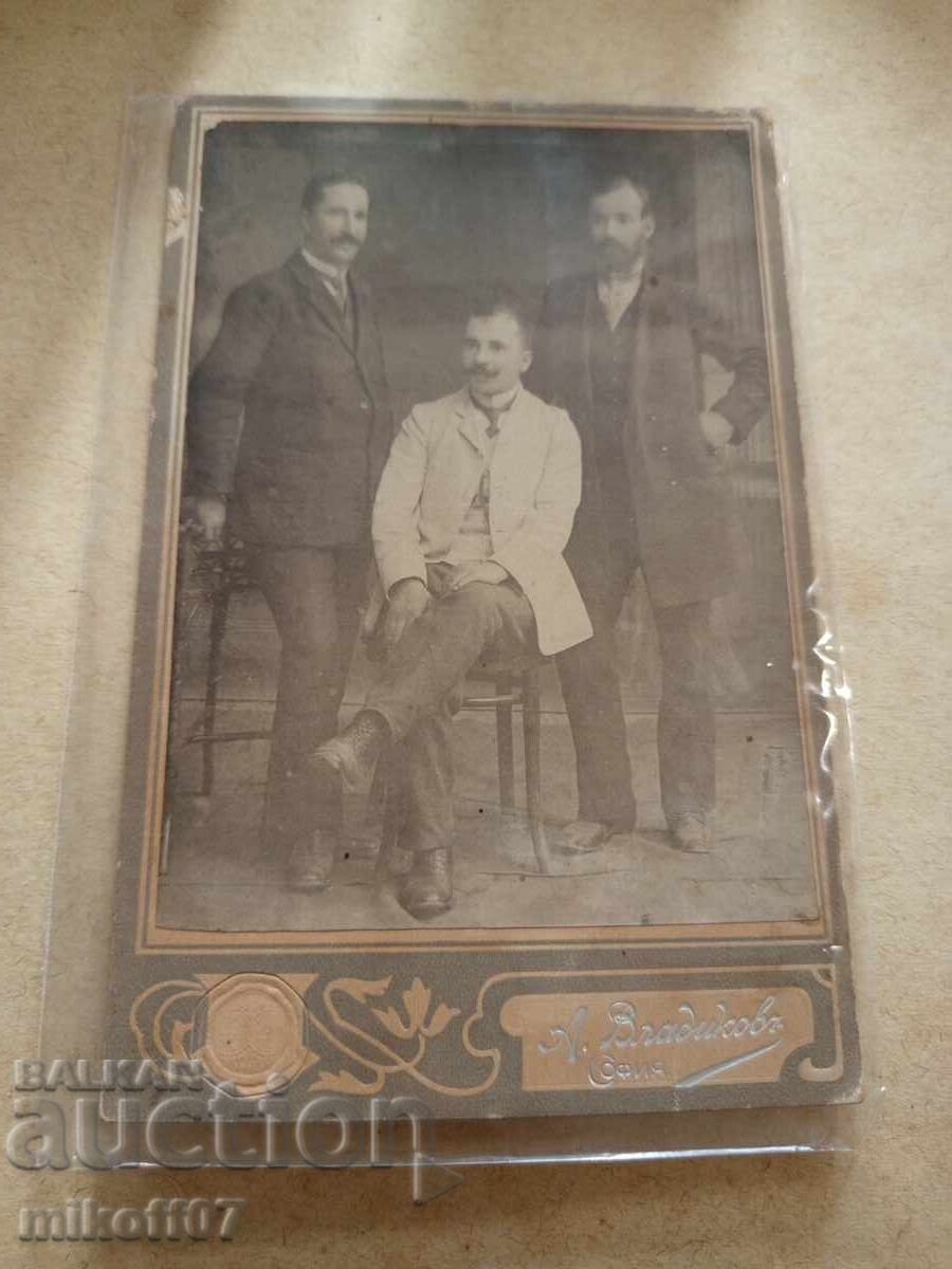 Photo cardboard photography Vladikov Personality