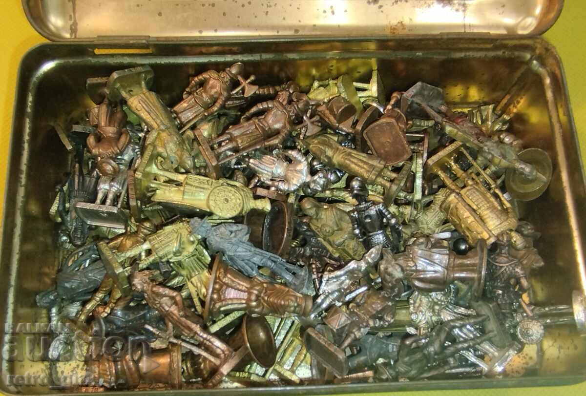 Стари фигурки Киндер ( Kinder) 88 броя. с цена 550.00 лв. | € 281.21