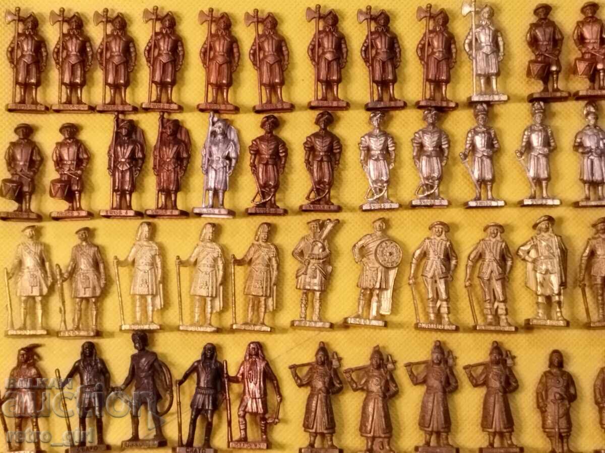 Аукцион Стари фигурки Киндер ( Kinder) 88 броя.