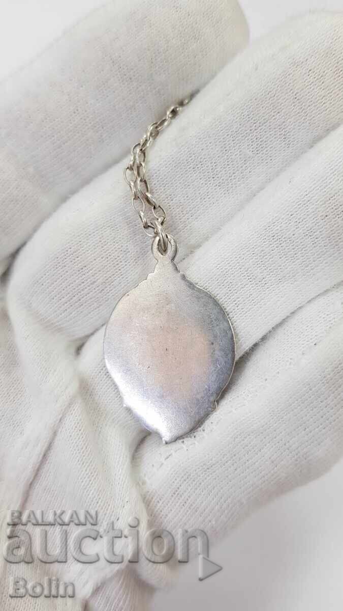 Доставка на Рядък сребърен медальон с Дева Мария и Иисус Христос с емайл