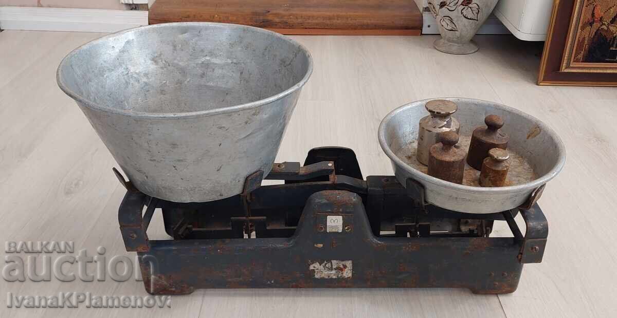 Retro Balance Scale with Weights for Connoisseurs