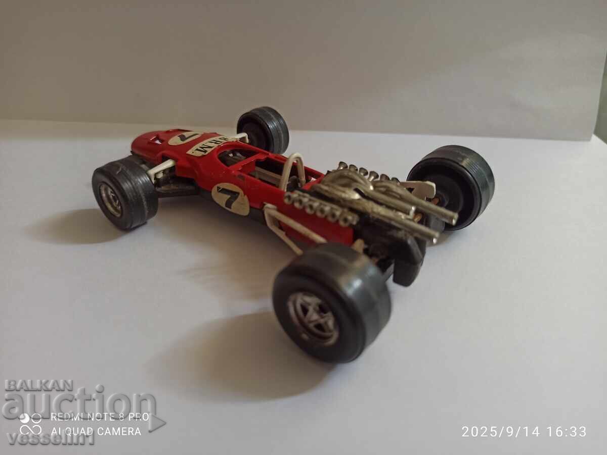 Παλιό παιδικό αυτοκινητάκι Ferrari Forum polistil 1/32 με τιμή € 14.00 | 27.38 BGN