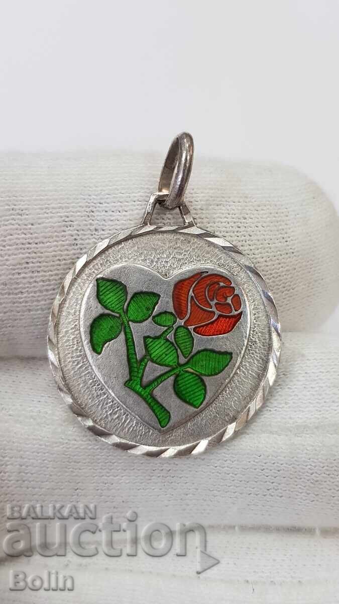 Auction  Collectible Silver Pendant with Enamel - 925 Grade - Europe
