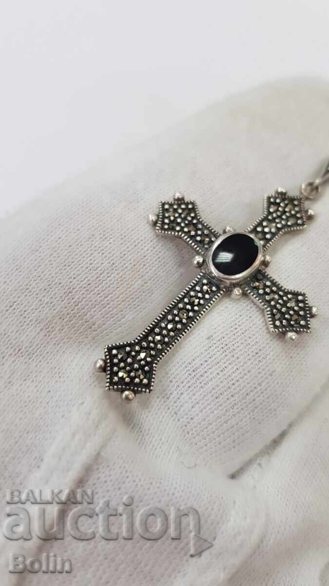 Delivery of Silver cross with marcasites and onyx - 925 silver - Europe