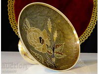 Χάλκινο φρουτιέρα, μπολ με τριαντάφυλλο, έγχρωμη κυψελοειδής σμάλτο