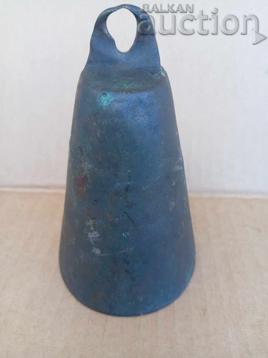 Аукцион старинен бронзов възрожденски чан 19ти век Аукцион старинен бронзов възрожденски чан 19ти век