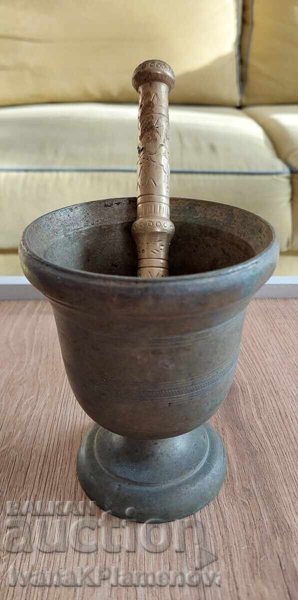 Hammers with solid bronze handles for connoisseurs
