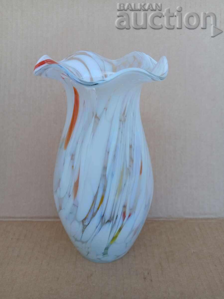 Auction  Beautiful, finely crafted Murano vase - Murano