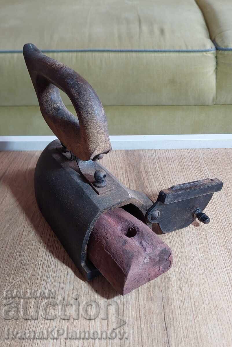 Licitație Fier de călcat vintage pentru colecționari