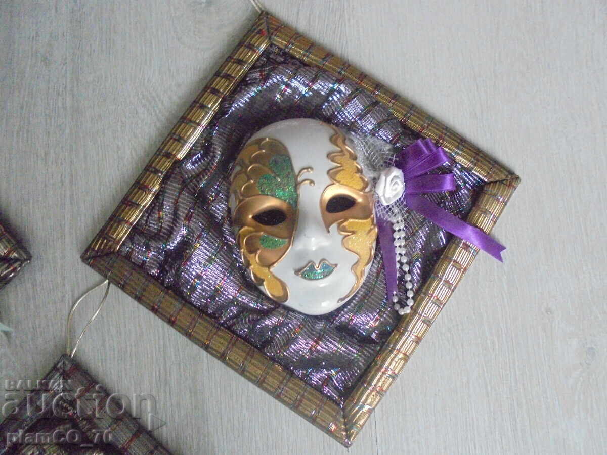 Auction №8262 Three Hand-Decorated Wall Masks "Venetian Charm" Auction №8262 Three Hand-Decorated Wall Masks "Venetian Charm"