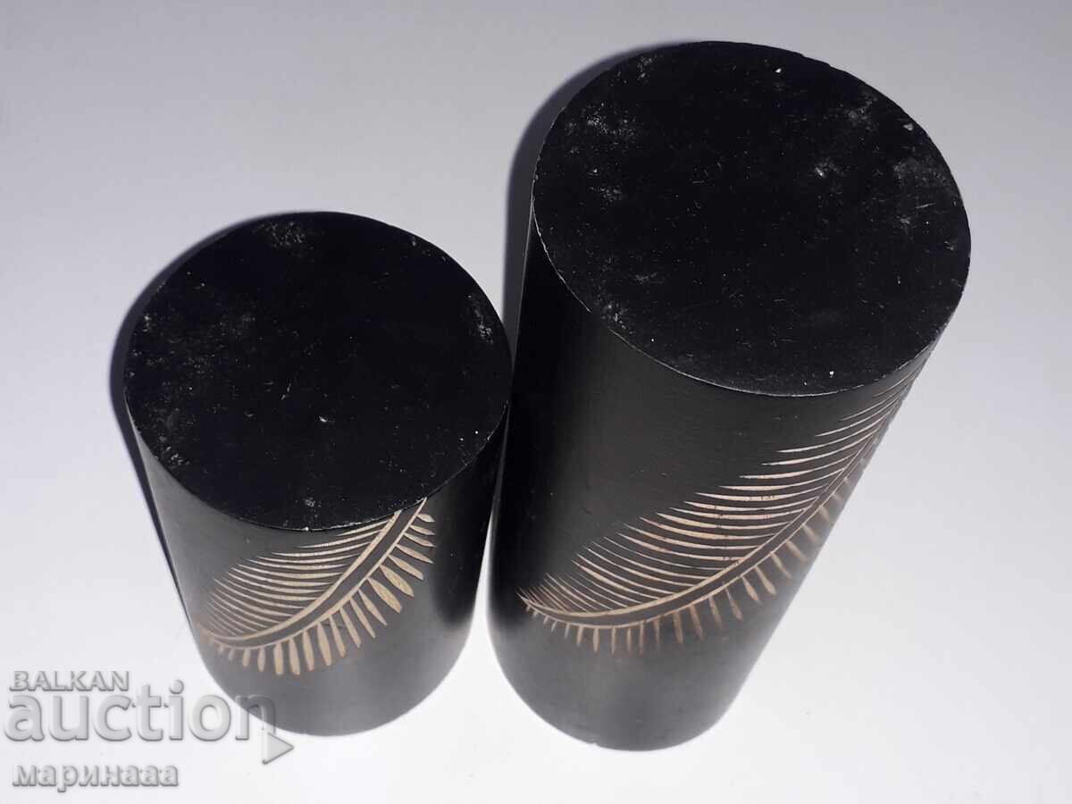 SET DE SFEȘNICE. LEMN. SCULPTURĂ ÎN LEMN cu preț 8.00 BGN | € 4.09