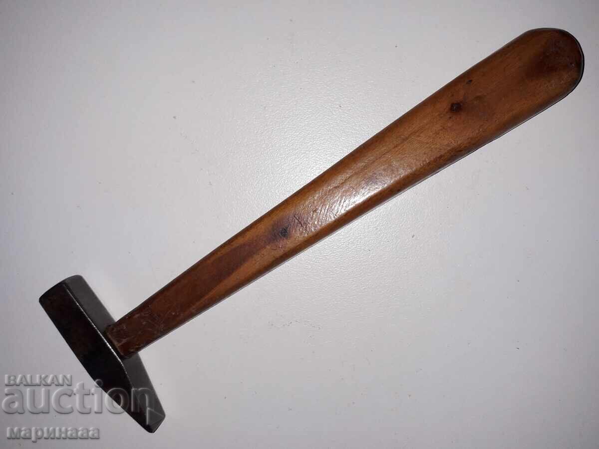 CLOCKWISE HAMMER with price € 5.11 | 9.99 BGN