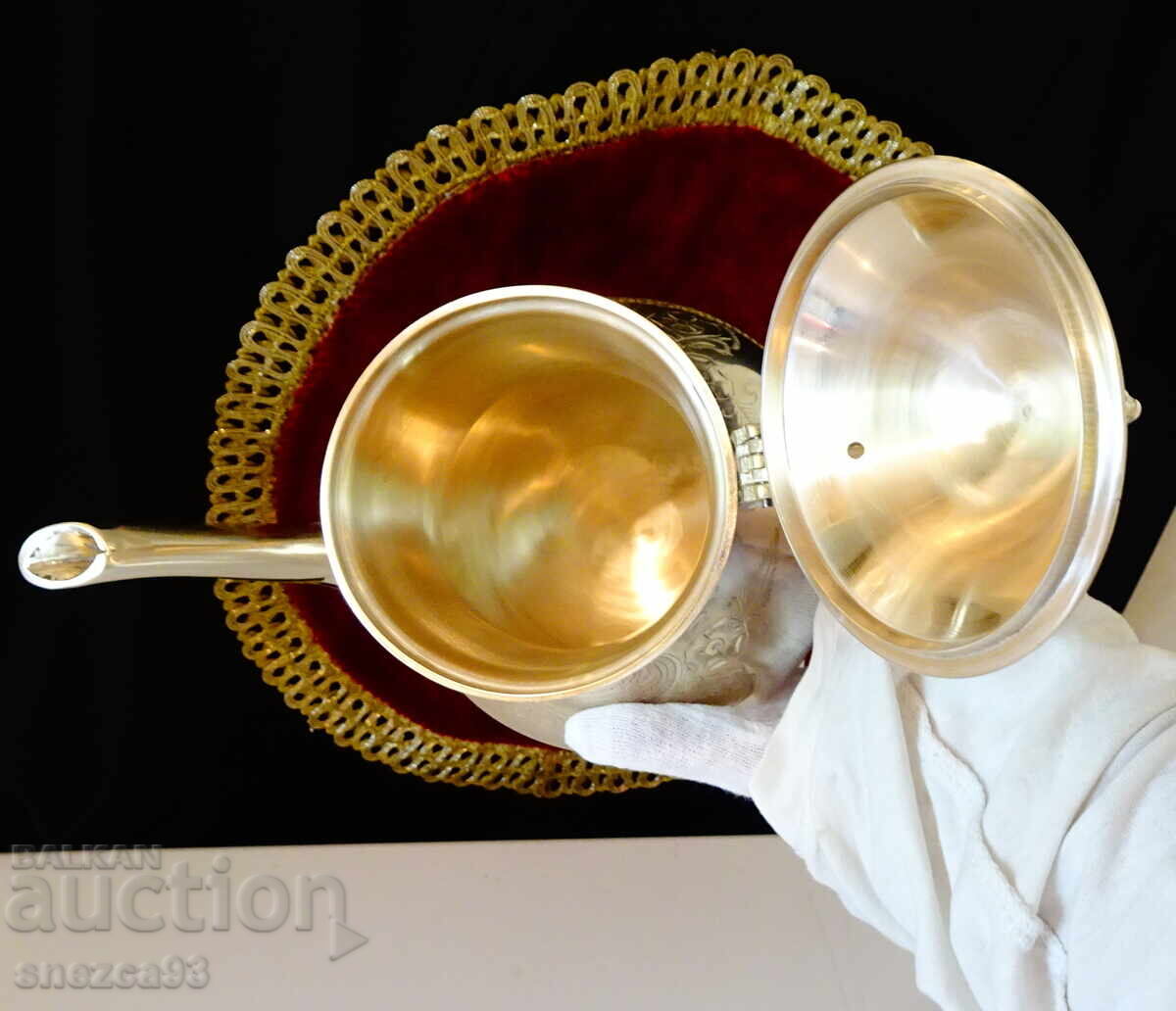 Bronze can 1 kg, engraved, baroque with price 119.00 BGN | € 60.84