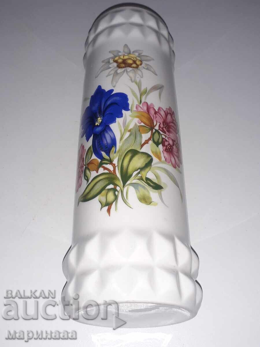 VASE. PORCELAIN - 5