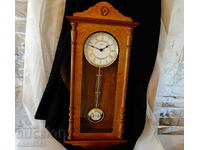 Немски стенен часовник с махало Hermle,перфектен.
