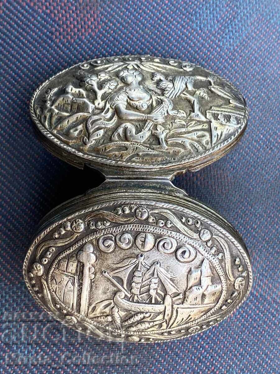 Δημοπρασία Σπάνιο βουλγαρικό ασημένιο κουτί αντικειμένων της Αναγέννησης για σνιφ Δημοπρασία Σπάνιο βουλγαρικό ασημένιο κουτί αντικειμένων της Αναγέννησης για σνιφ