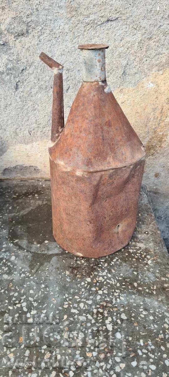 Стар масленик с цена 5.00 лв. | € 2.56