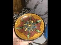 керамична чиния от Гърнзи