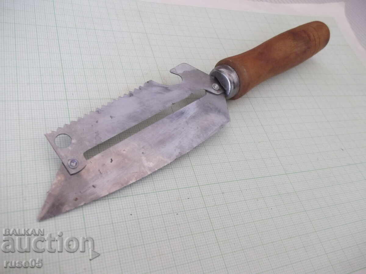 Livrarea Cuțit din epoca socialistă pentru curățat pește - 2 Livrarea Cuțit din epoca socialistă pentru curățat pește - 2