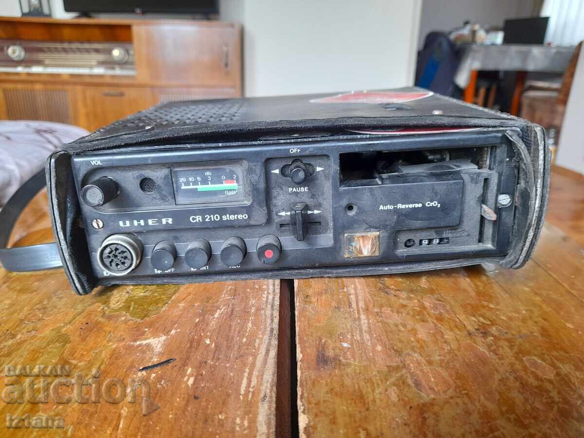 Vechi casetofon Uher CR 210 cu preț 90.00 BGN | € 46.02 Vechi casetofon Uher CR 210 cu preț 90.00 BGN | € 46.02