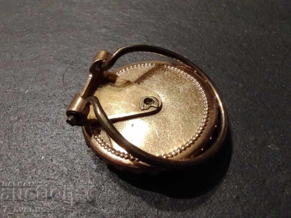 Licitație Broșă/clip, foarte efectivă, subiect 15.09.25