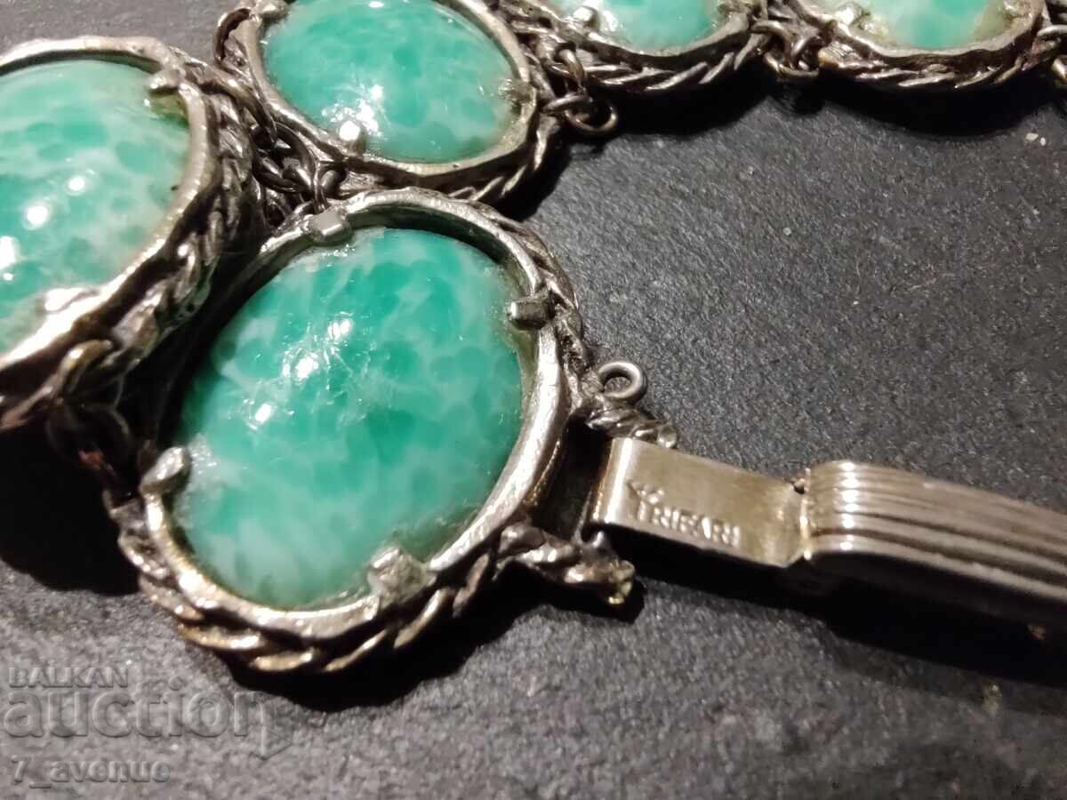 Auction Trifari necklace, very effective, stamp 15.09.25 Auction Trifari necklace, very effective, stamp 15.09.25